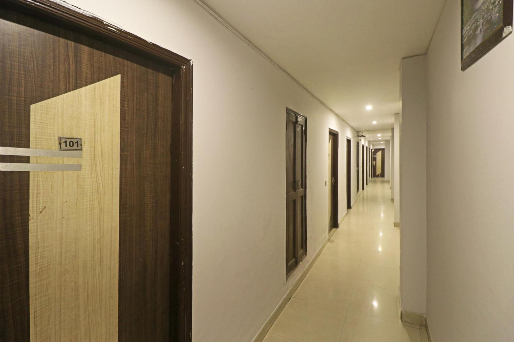 Airport Samara Inn ニューデリー エクステリア 写真