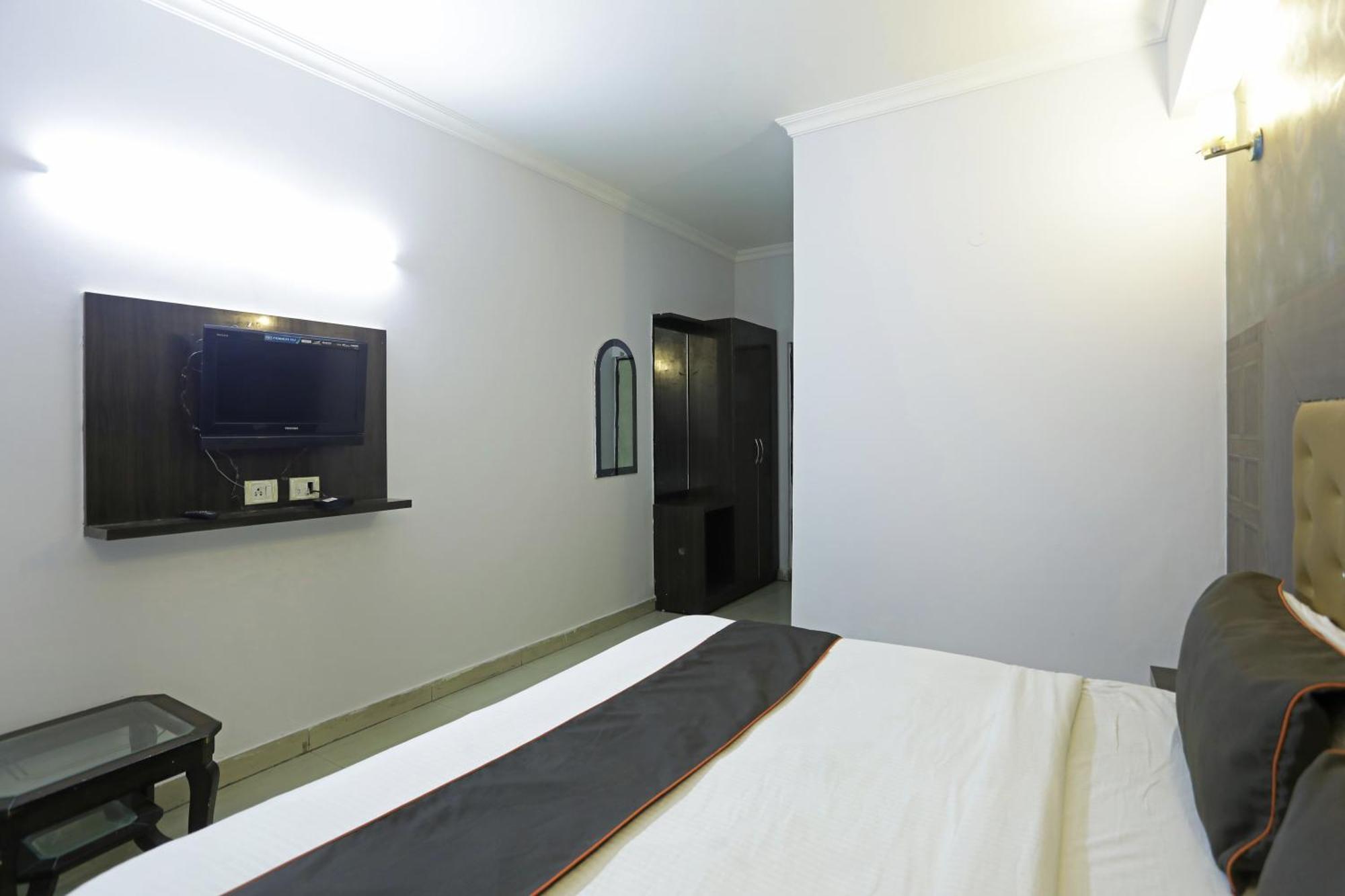 Airport Samara Inn ニューデリー エクステリア 写真